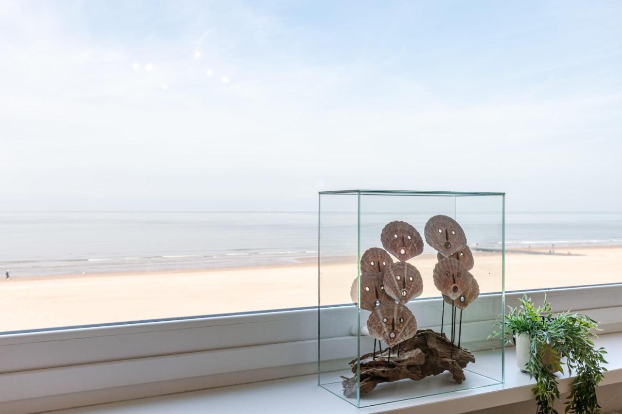 Charming With Frontal Seaview Apartment