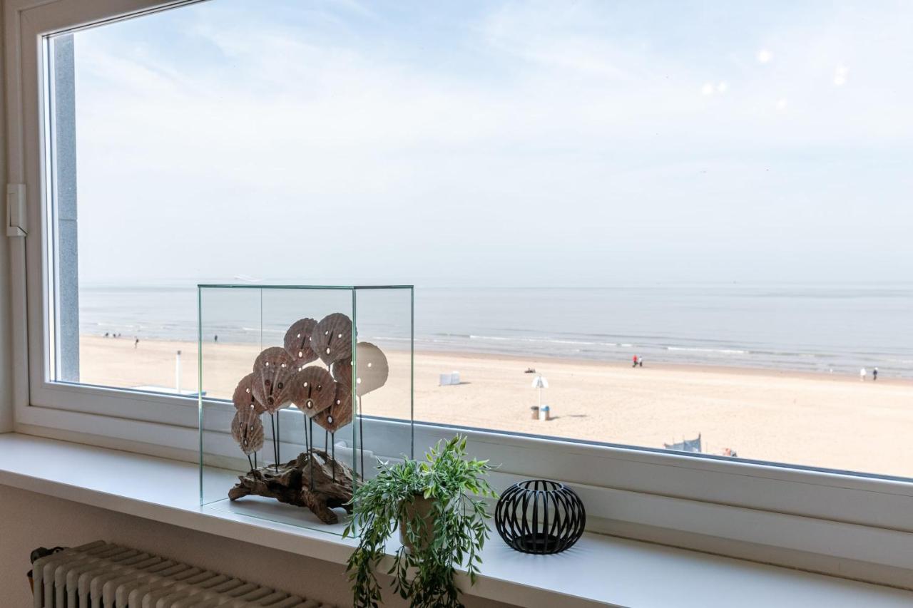Charming With Frontal Seaview Ostend